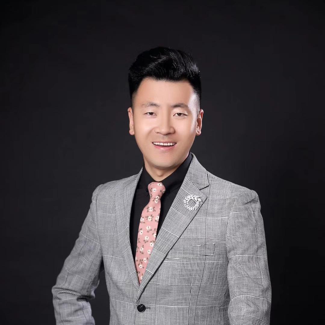 主持人大伟