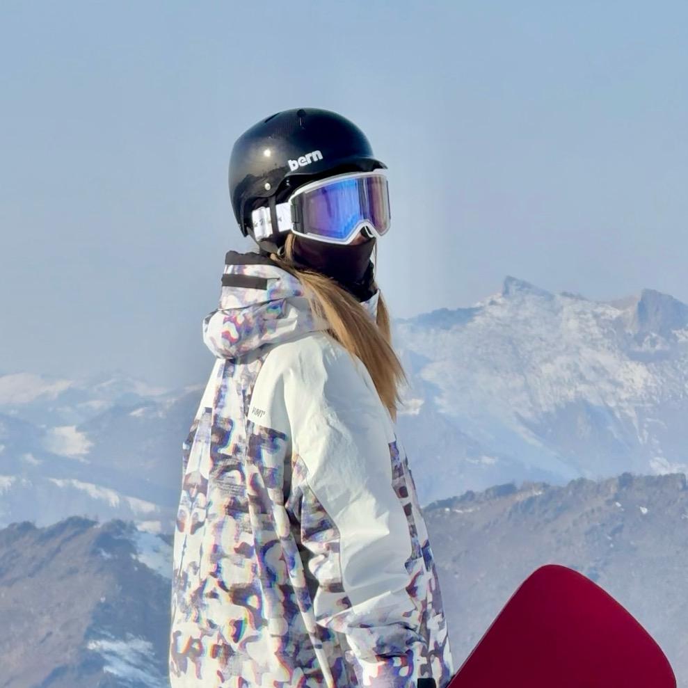 Share 爱滑雪的R酱（禾木约课）