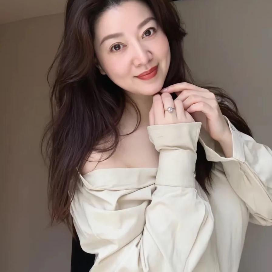 菲菲姨