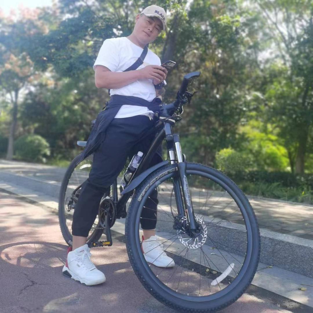韩岬恩、户外