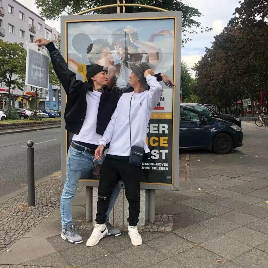 j.（22岁门禁版）