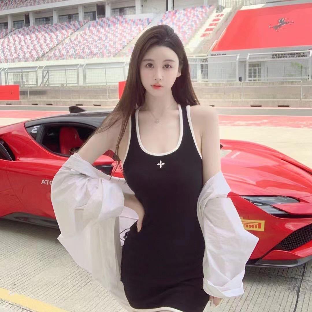 英子在奥莱