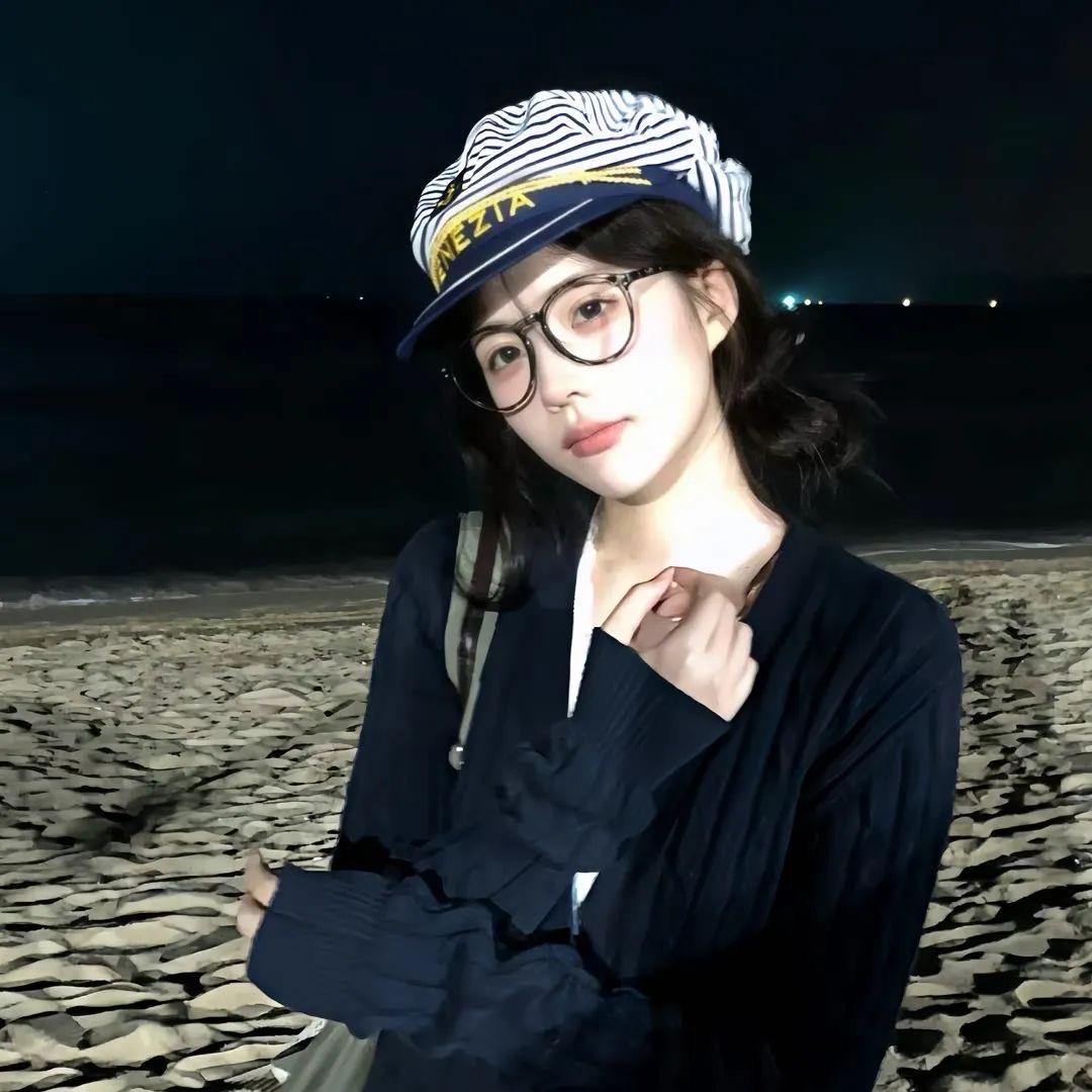 闫秋彤
