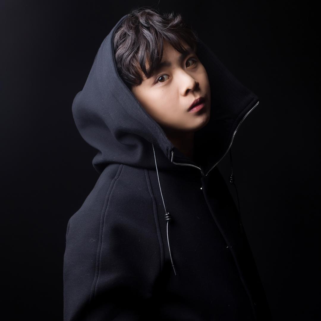 辛杰（眼线boy）