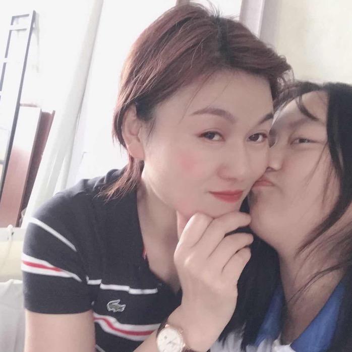 雪中寒梅坚韧不拔