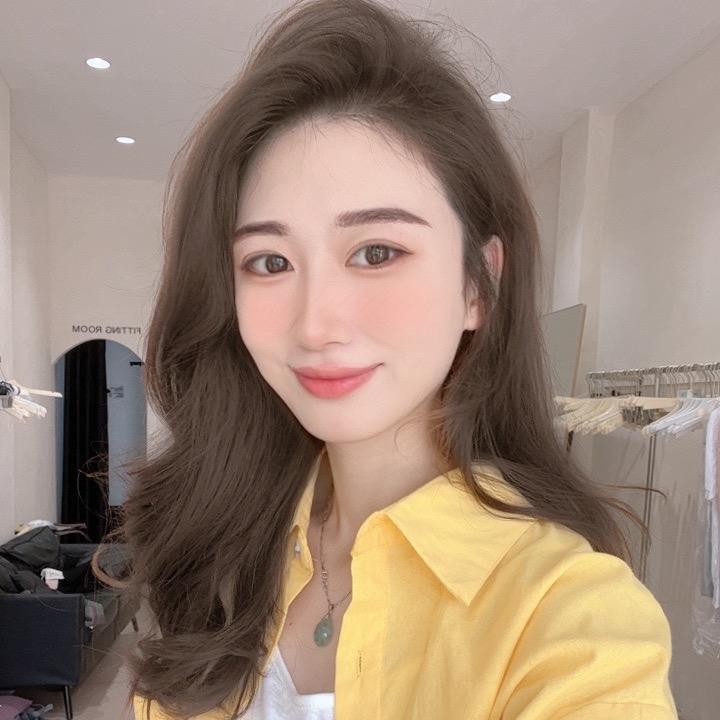 卖衣服的小颖&