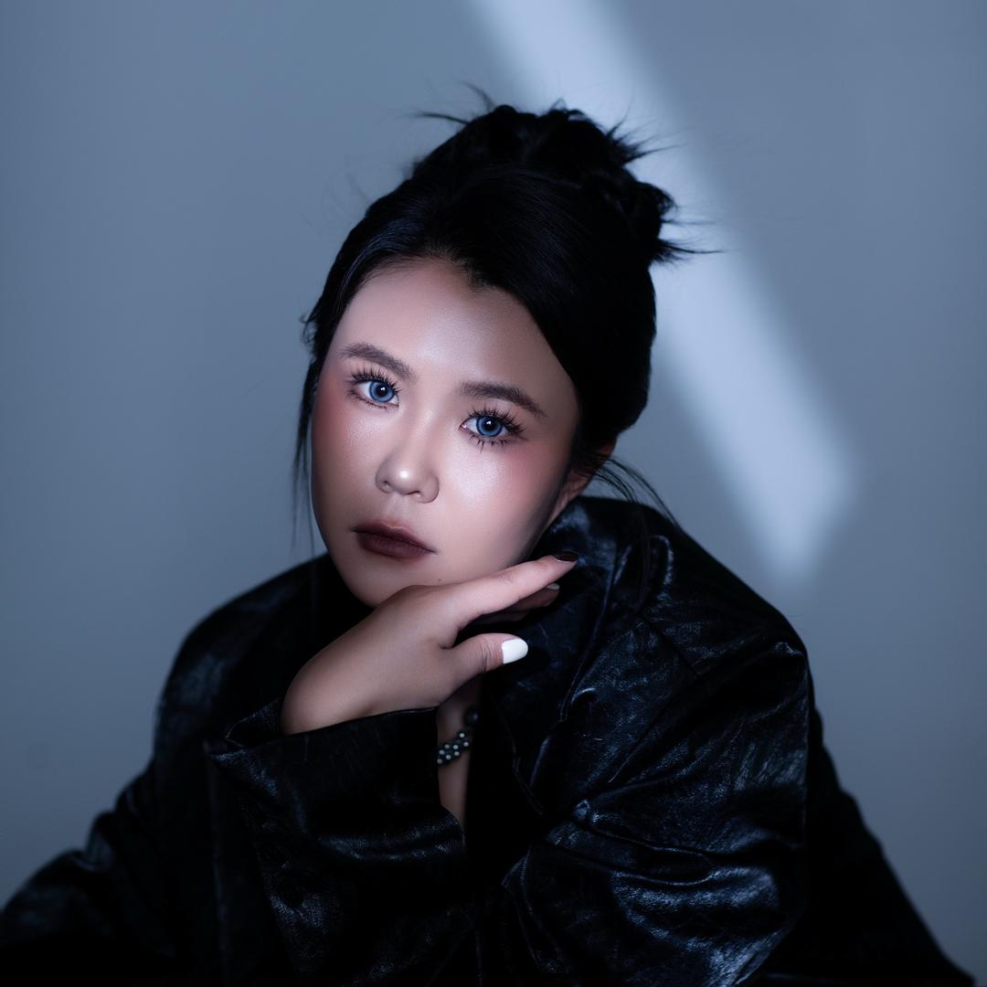 喜欢化妆的桃子🍑