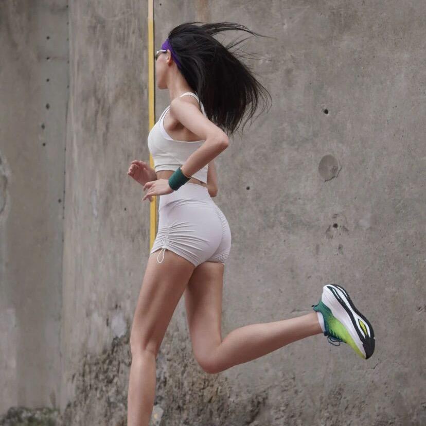 素伊