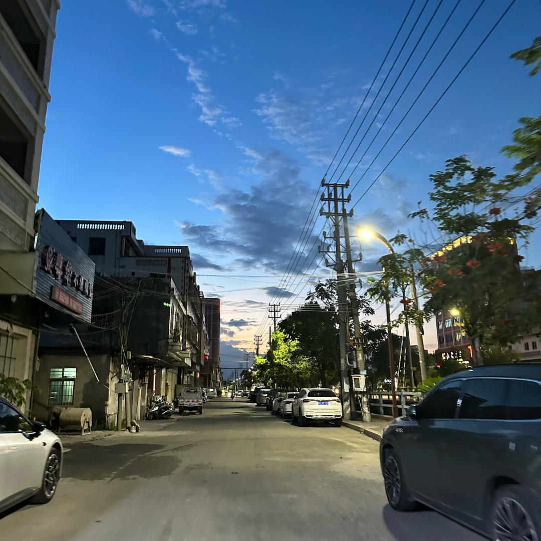小弟弟