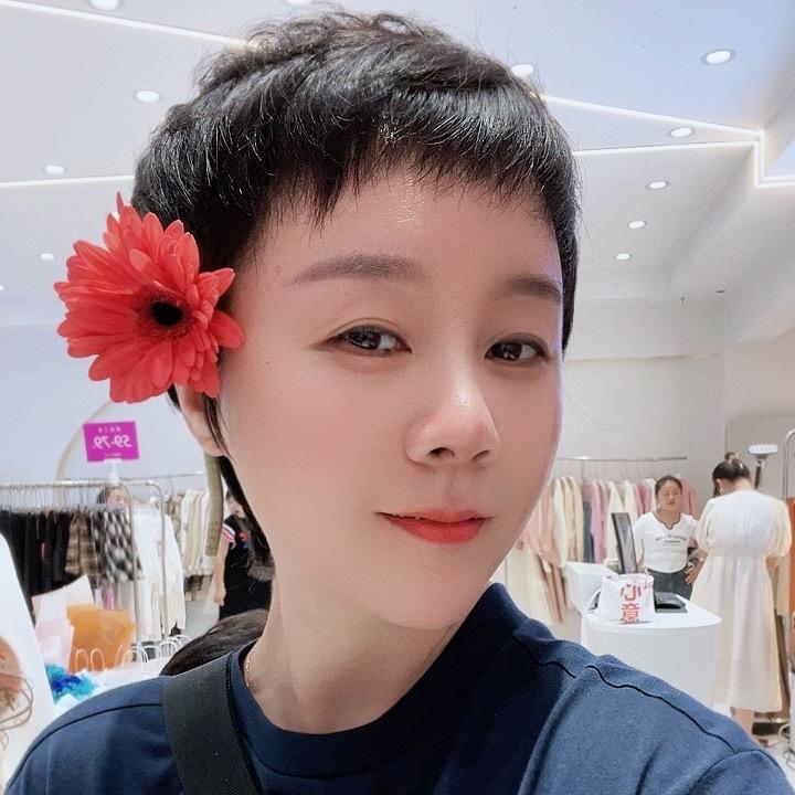 万年县曹丹服装店