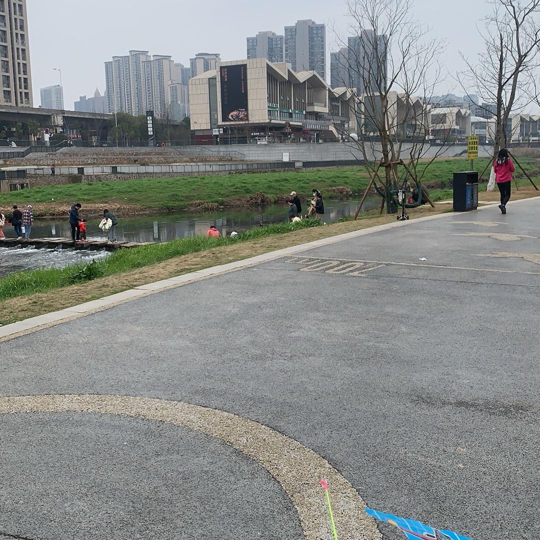 无言😶头像