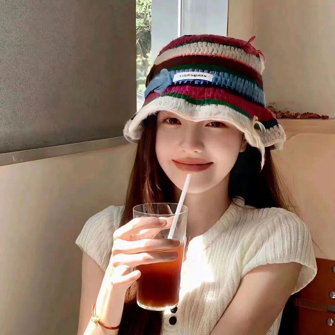 蕊 🦋 .