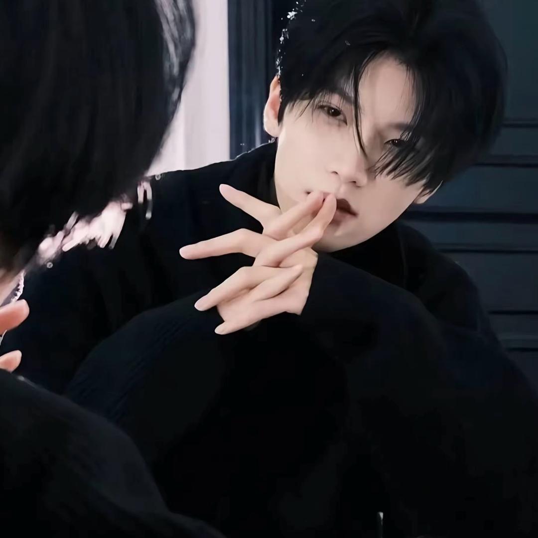 "Sᴛᴏʀʏ."