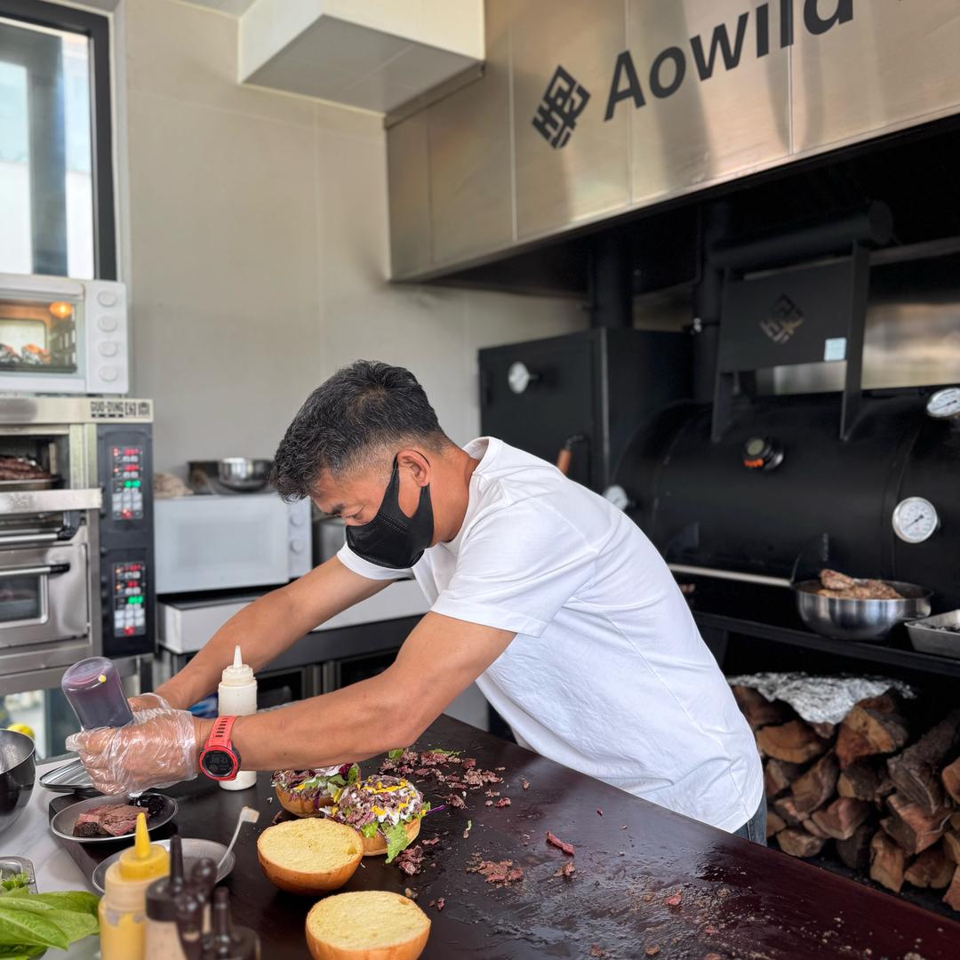 奥野烤房石头哥