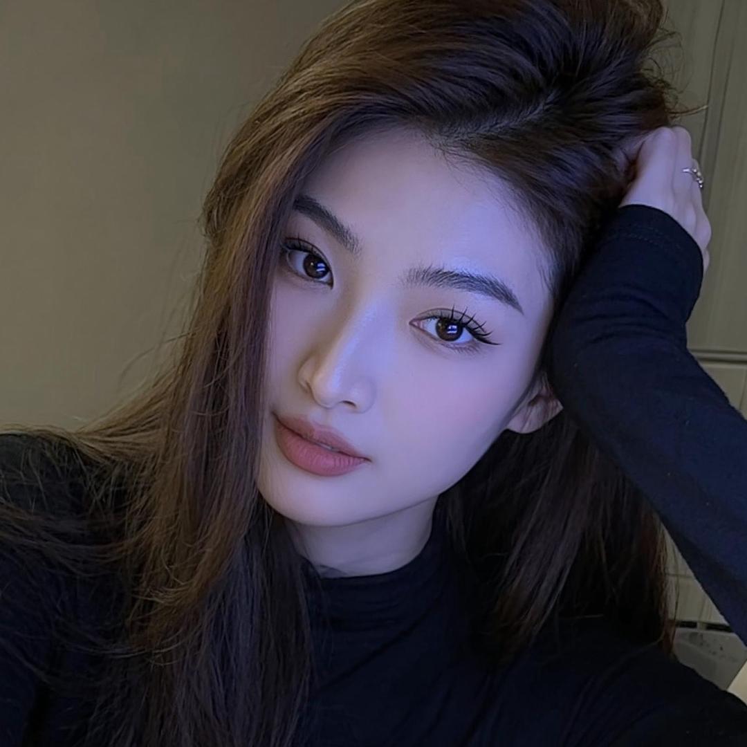 @、
