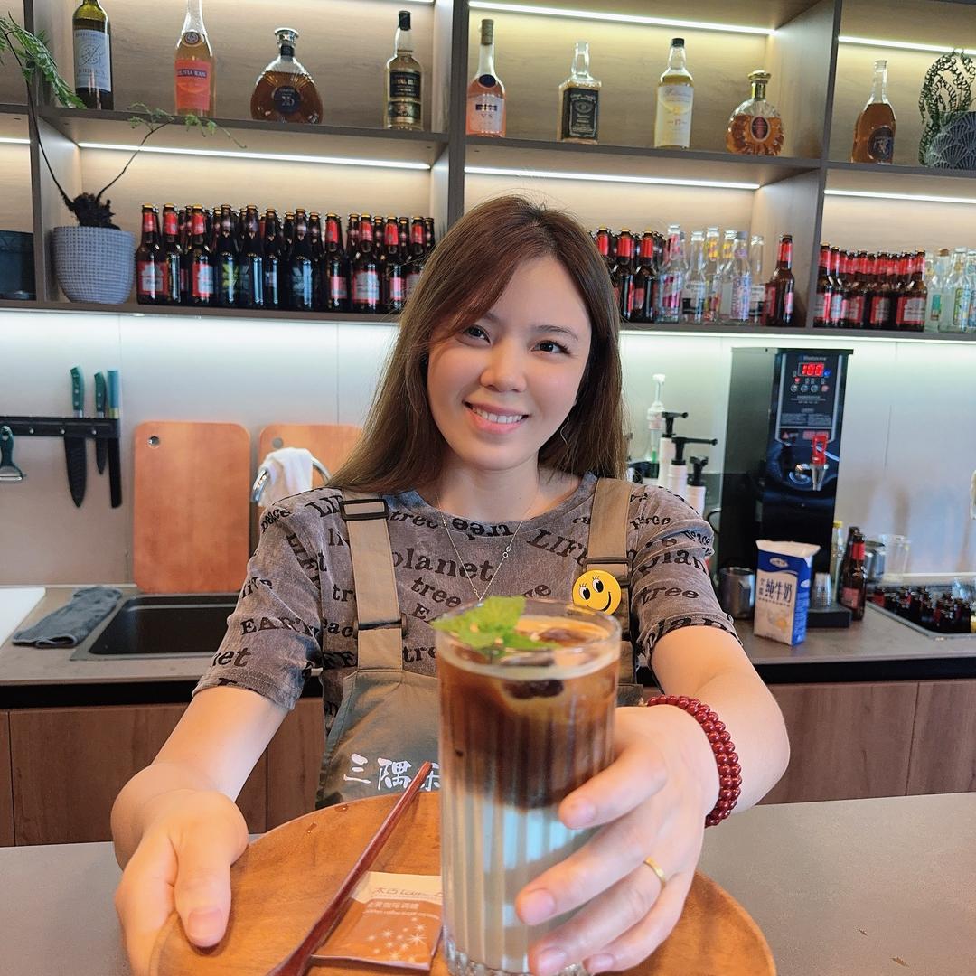 江山开三隅乐咖小酒馆菲儿