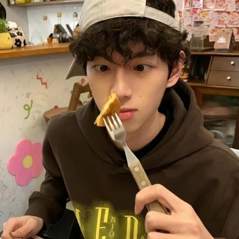 小w爱吃🐟