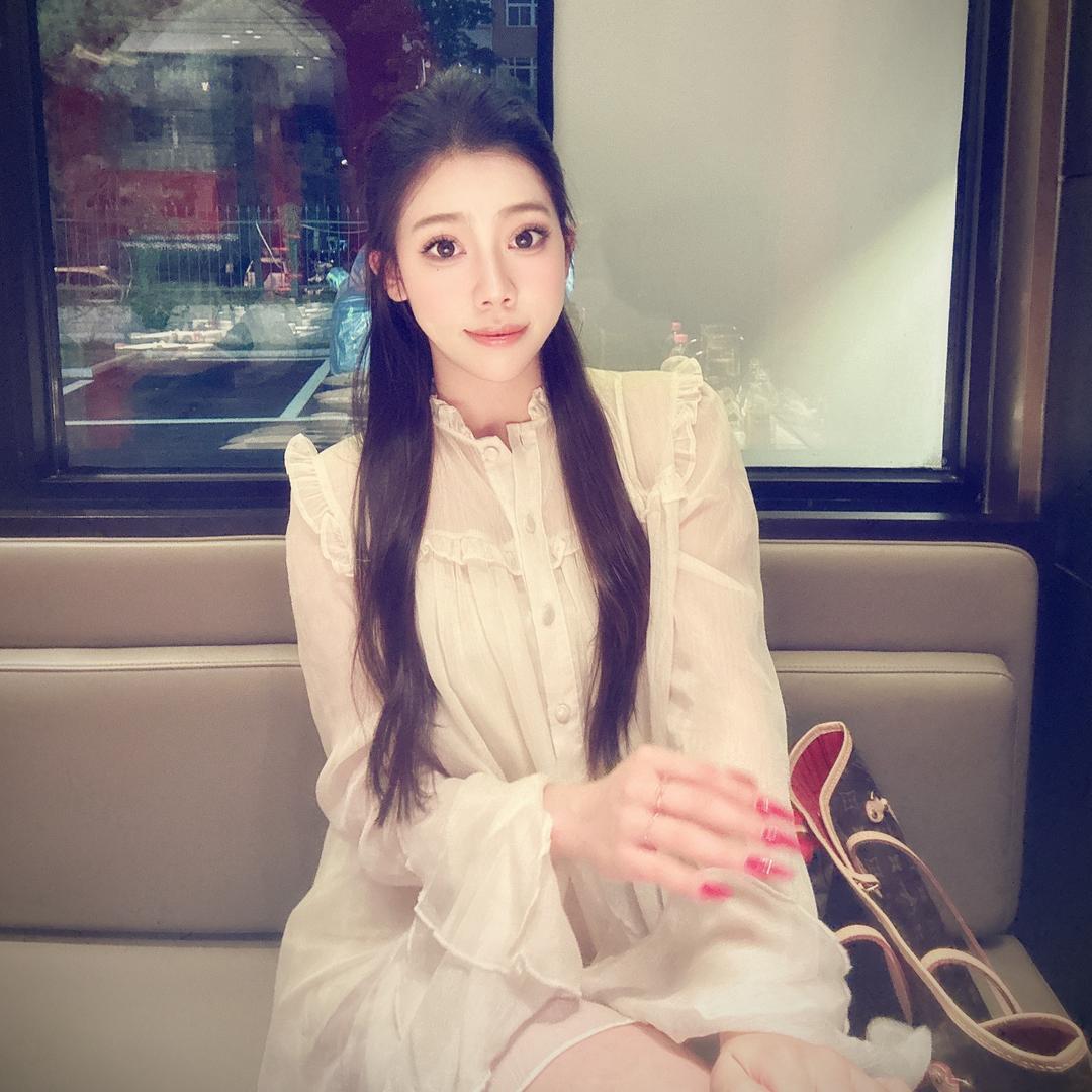 伊伊不爱读书