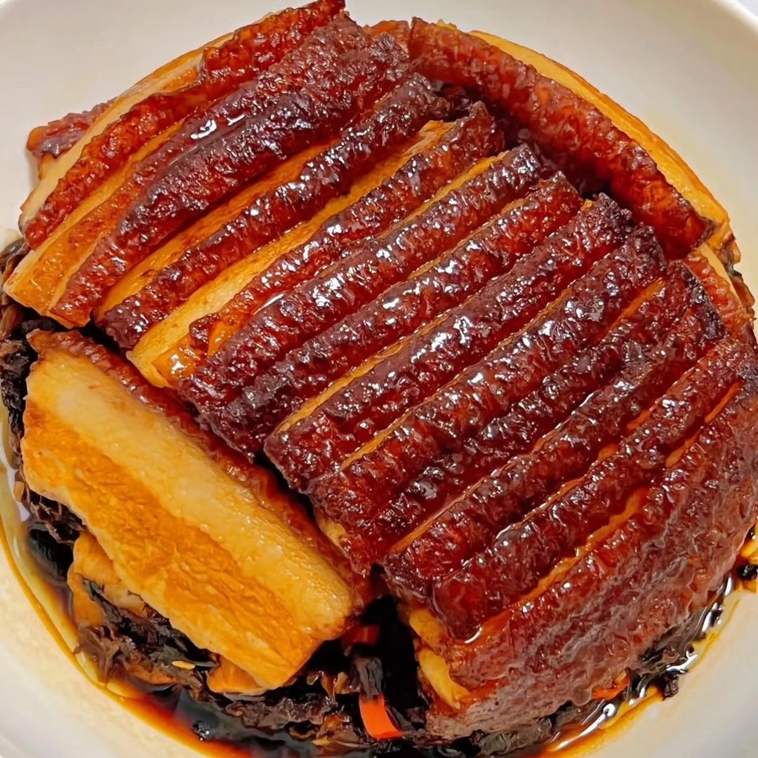 爱吃扣肉的老肖