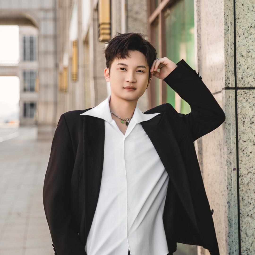 00后卖猪肉的小王