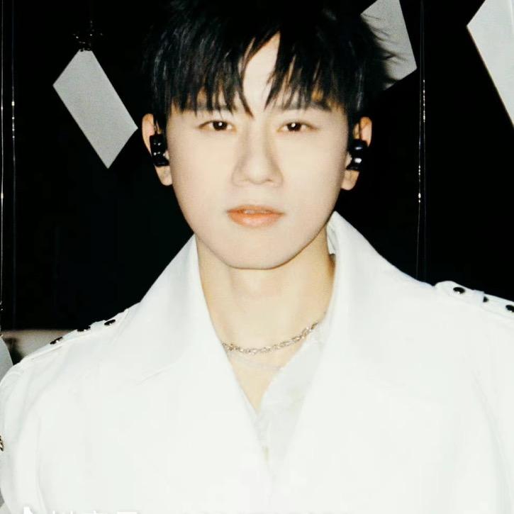 热爱摄影的小许