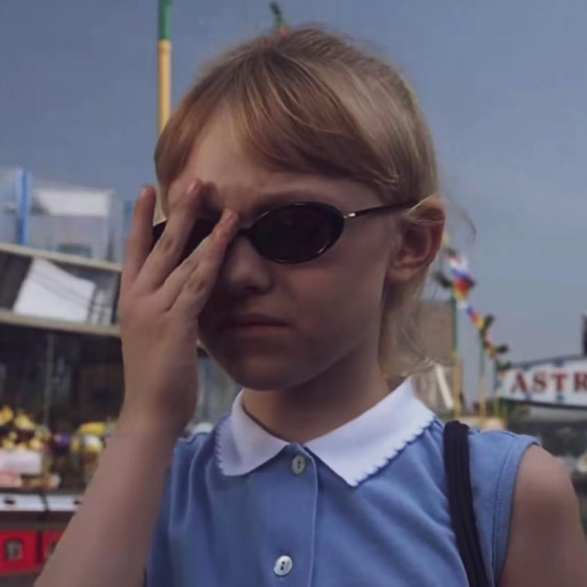 牛奶泡富丽饼干