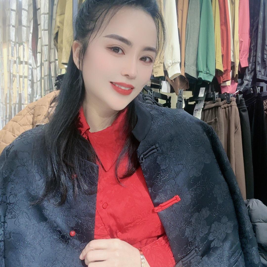 衣洛女装工作室