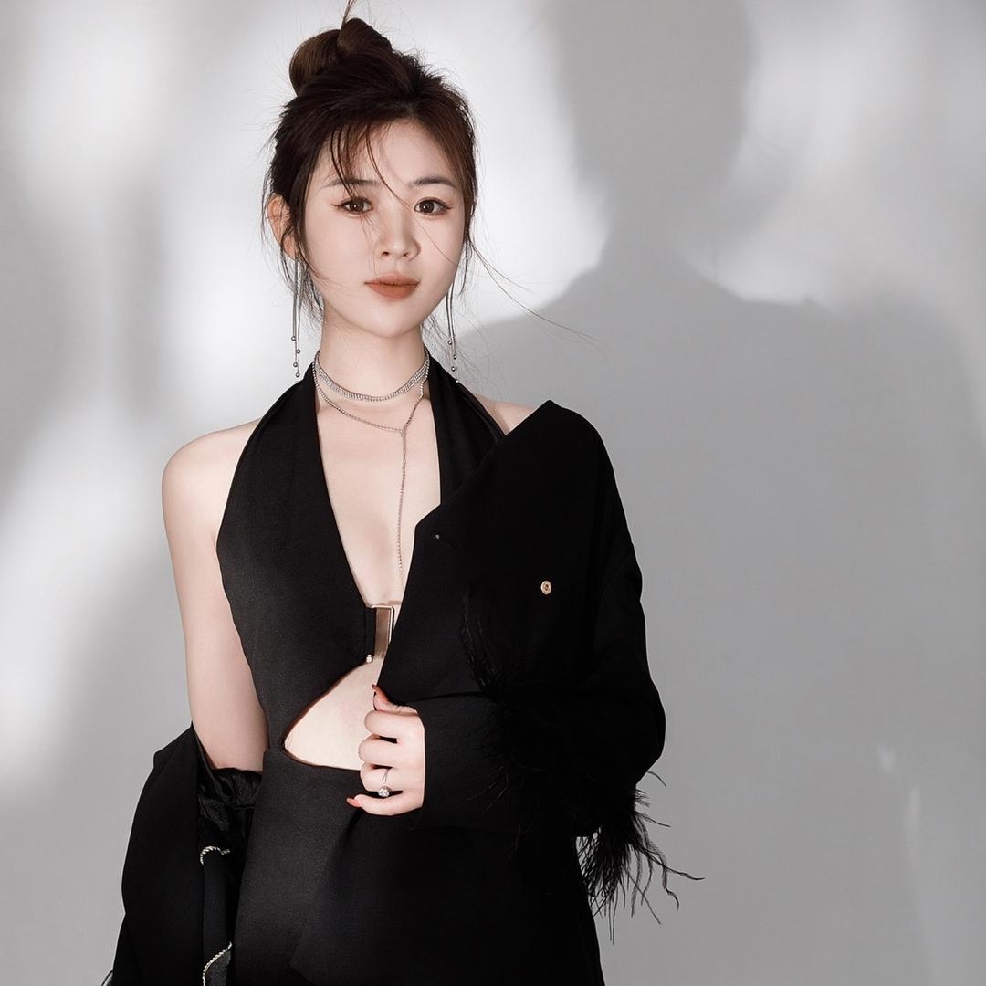 晴隆美业龙艺琳