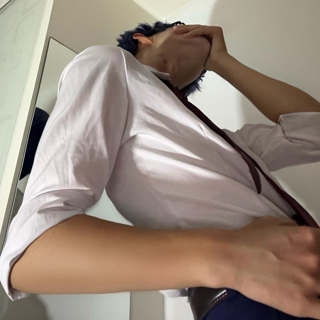 凭栏听雨意阑珊