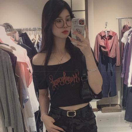 Hello. 小芳子