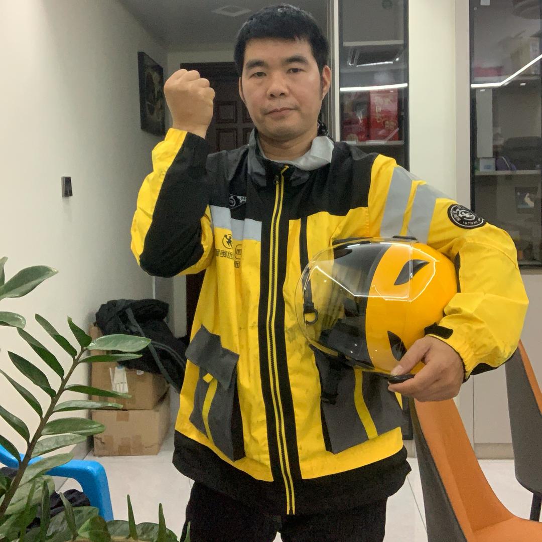 小哥阿来