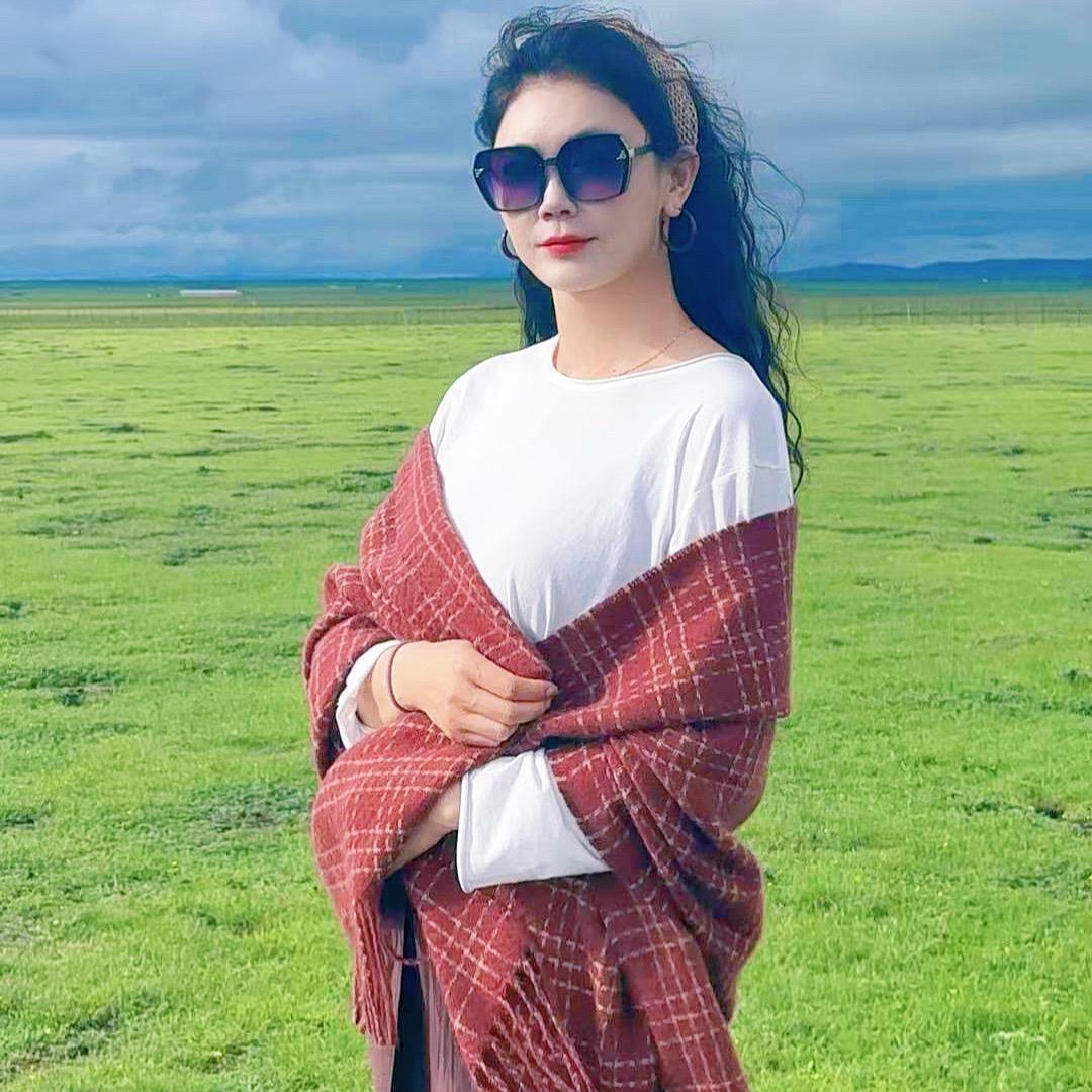 💕卖混凝土的丫头💕