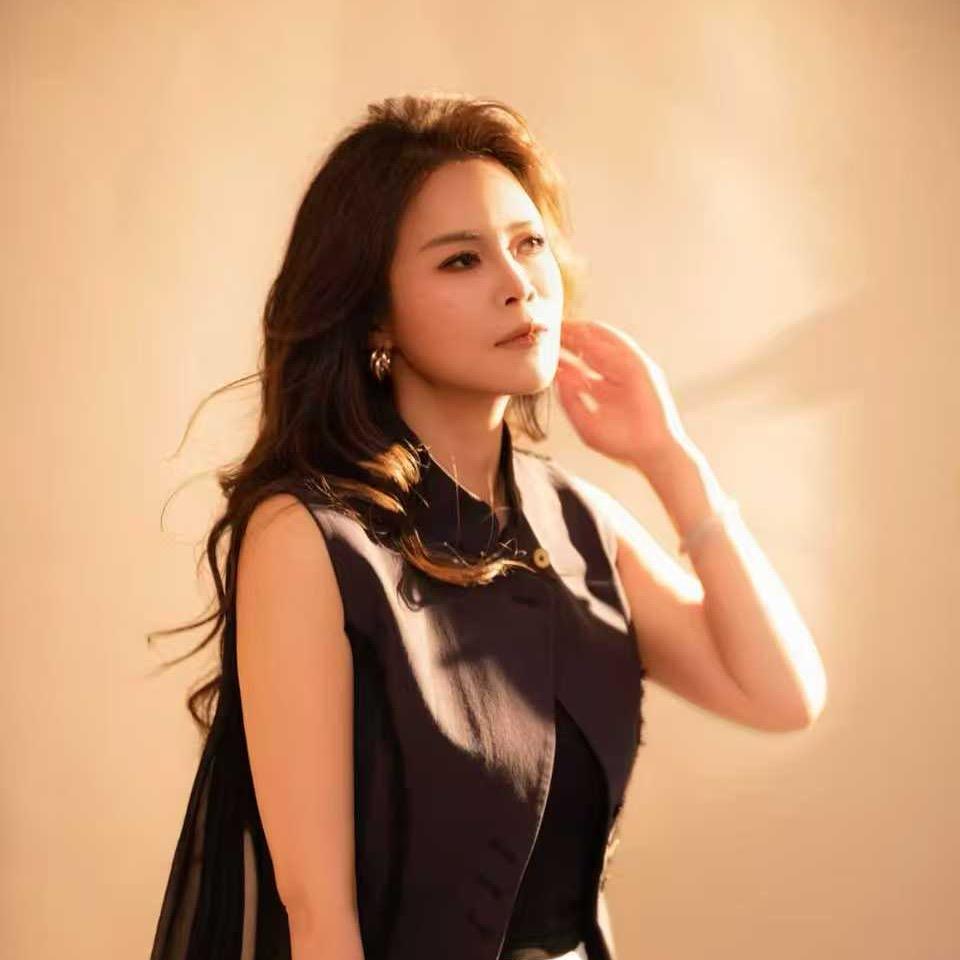 潘文青（品质穿搭）