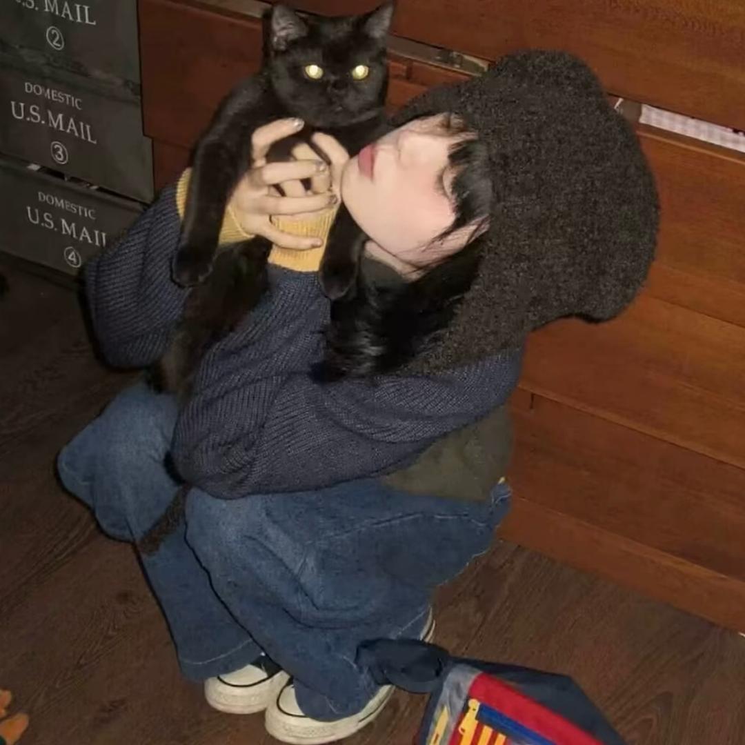 左耳ㅤㅤㅤㅤㅤ