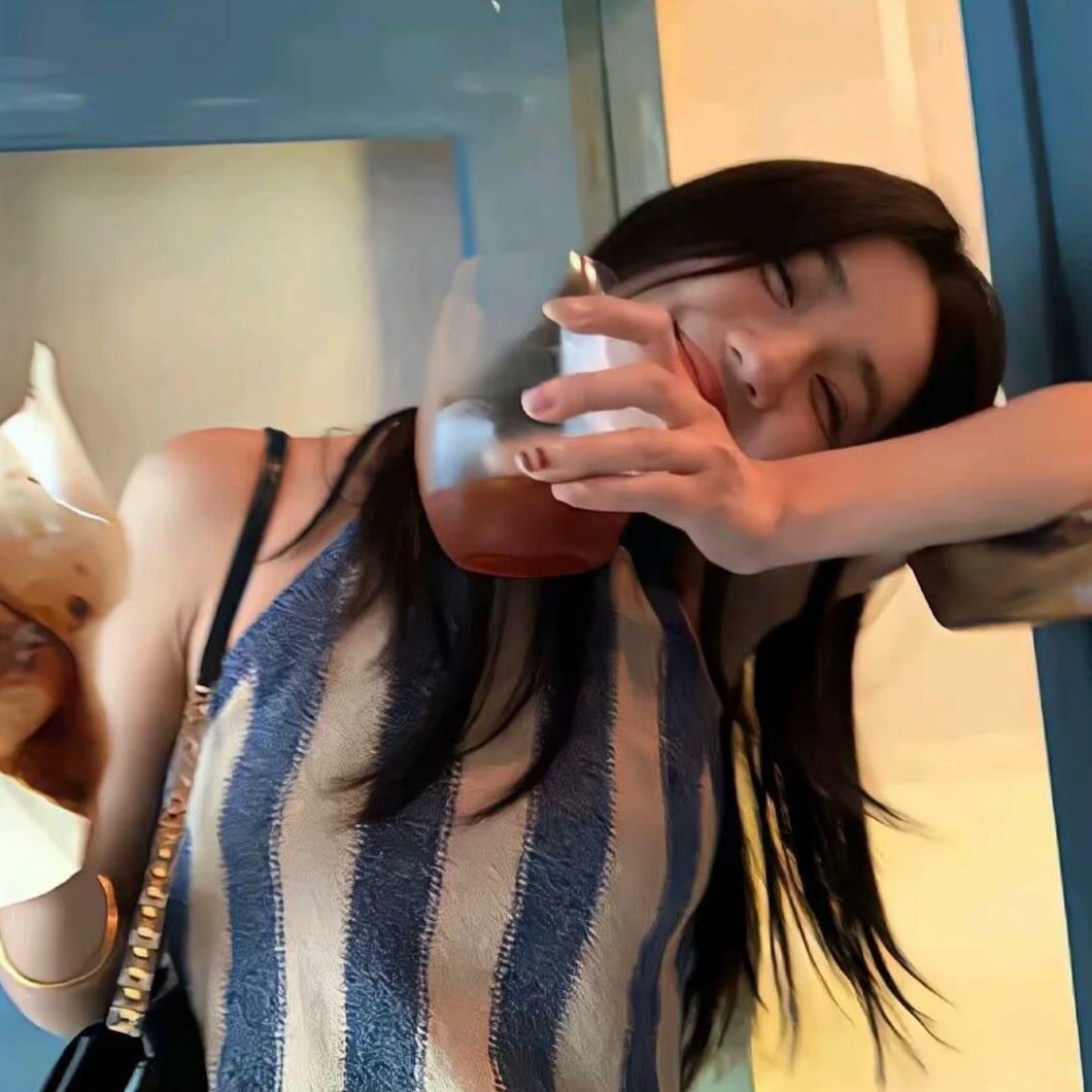 安娜呦_
