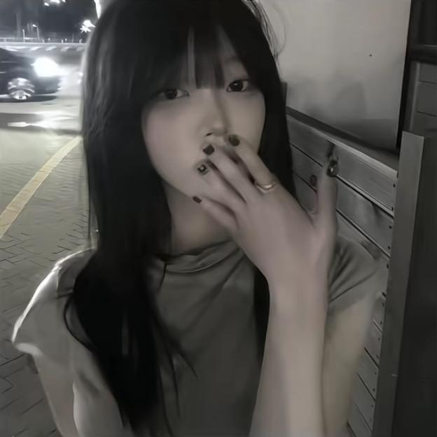 ^太虚伪/.
