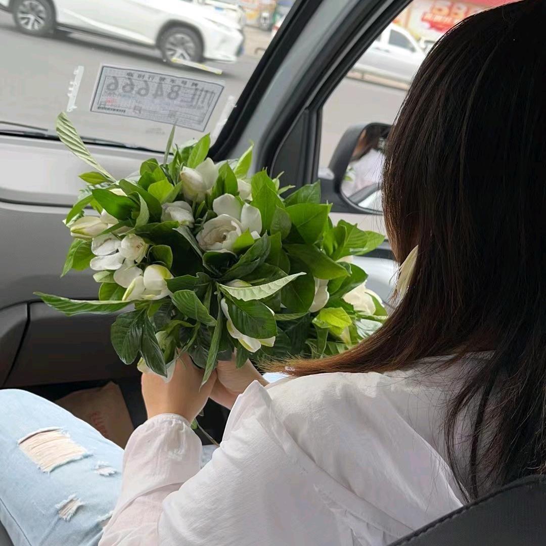 ((᭄ꦿ举杯敬虚名এ