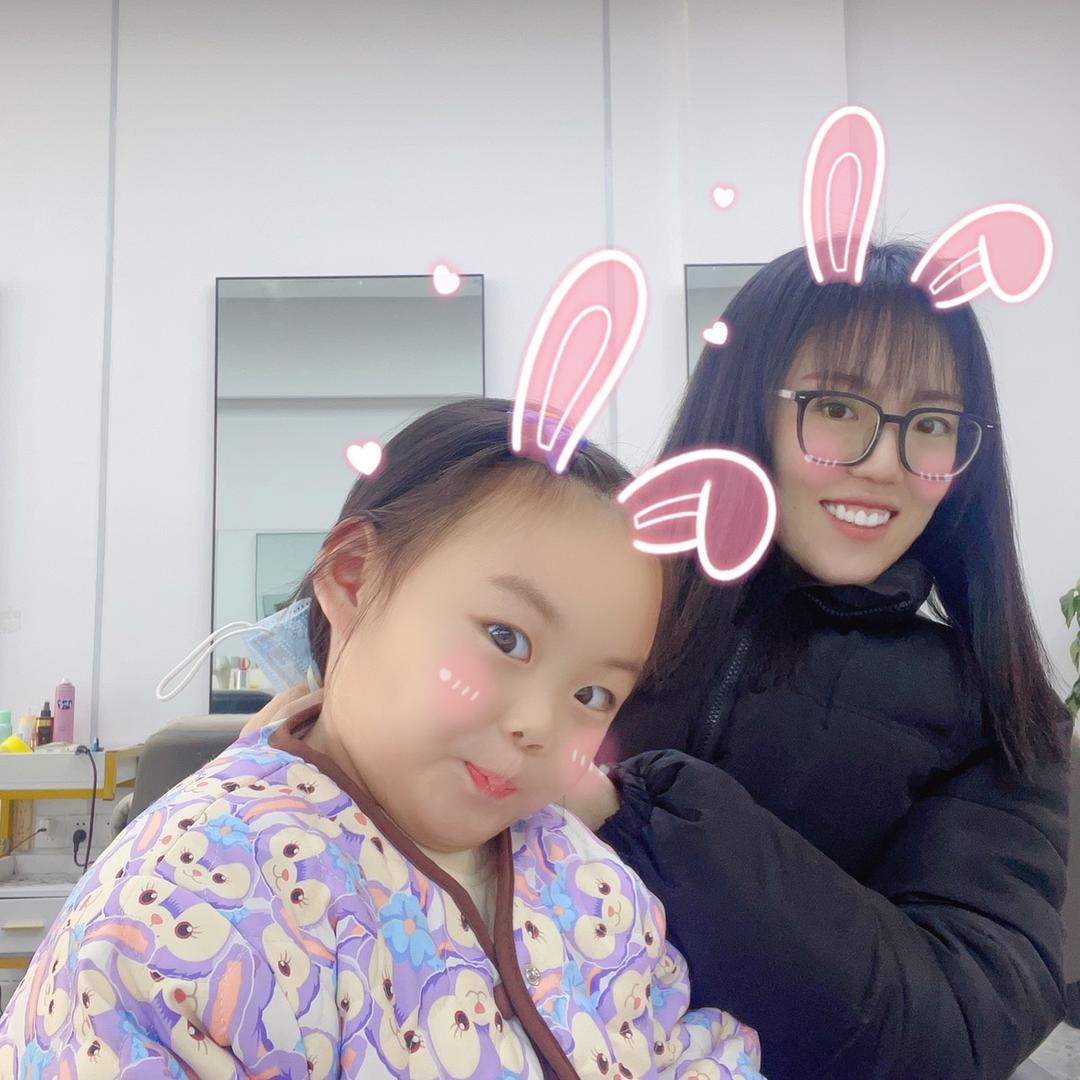 李小姐和她俩娃