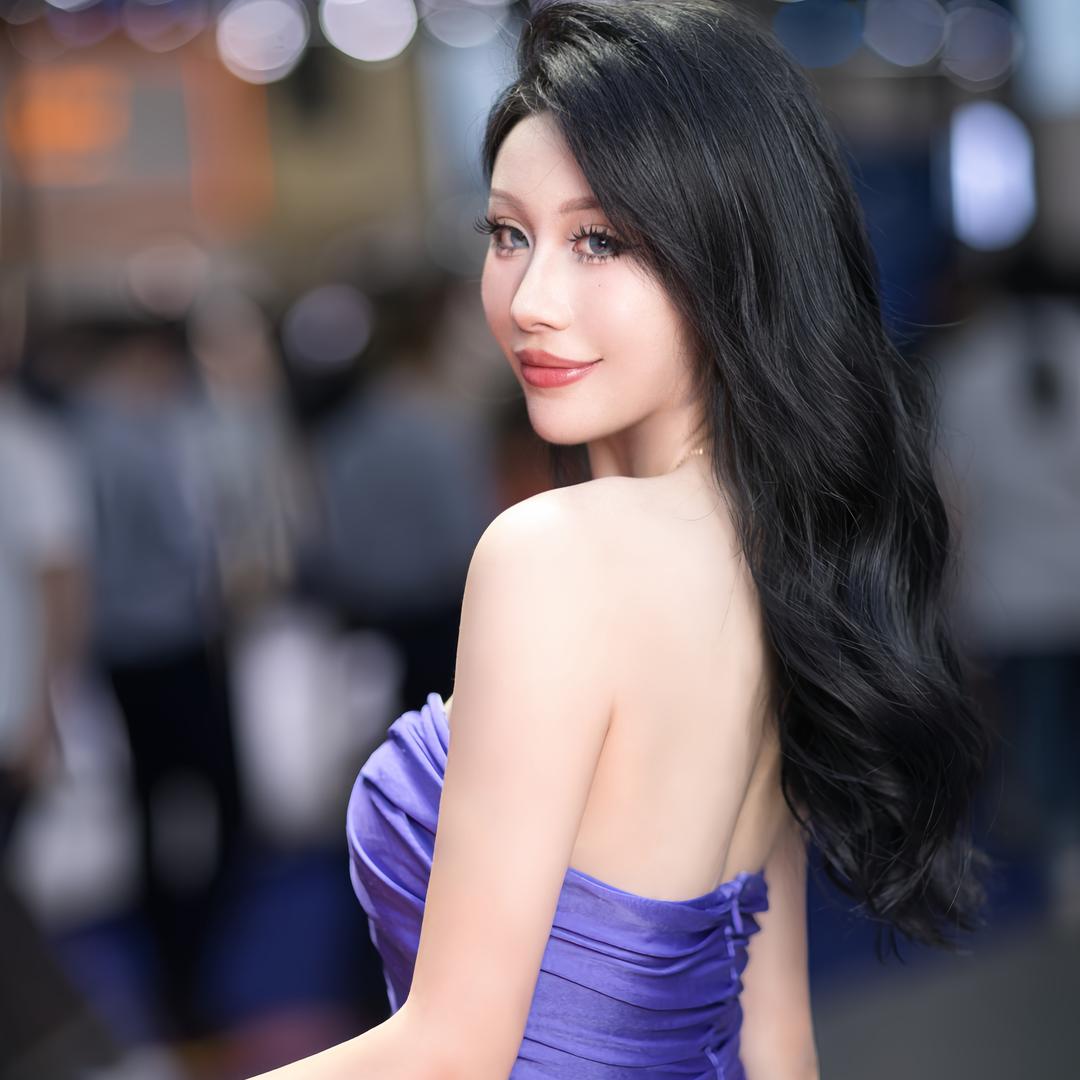 不知名华籍美人