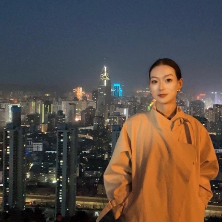 阿佳闹卓
