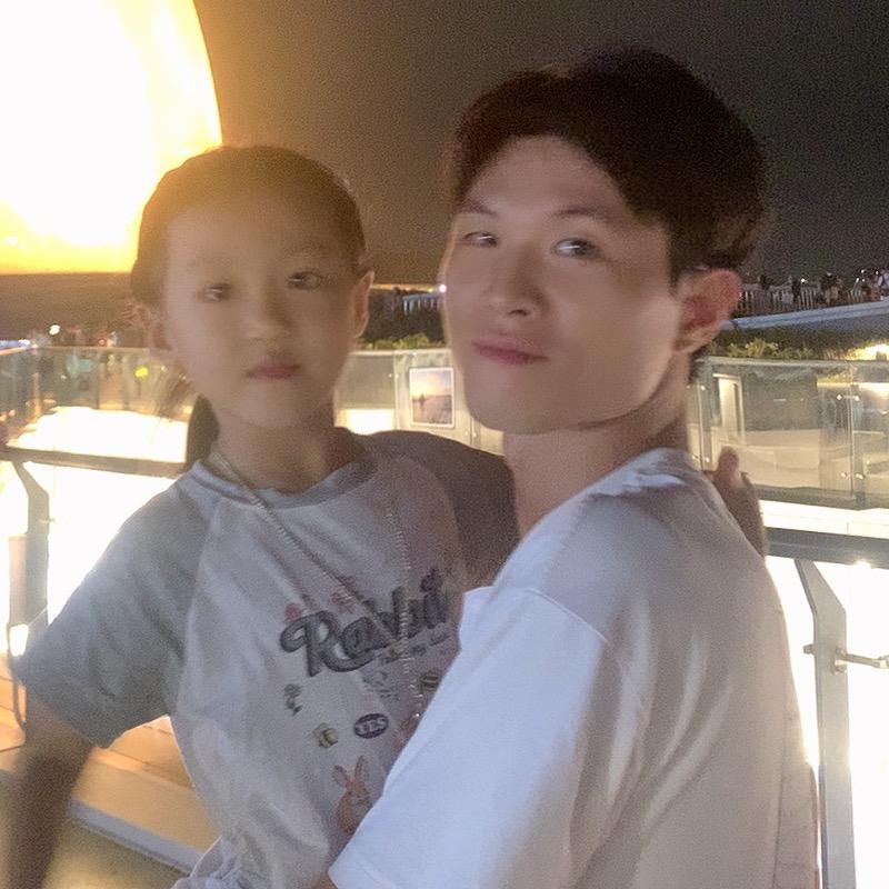 冉冉的一家子