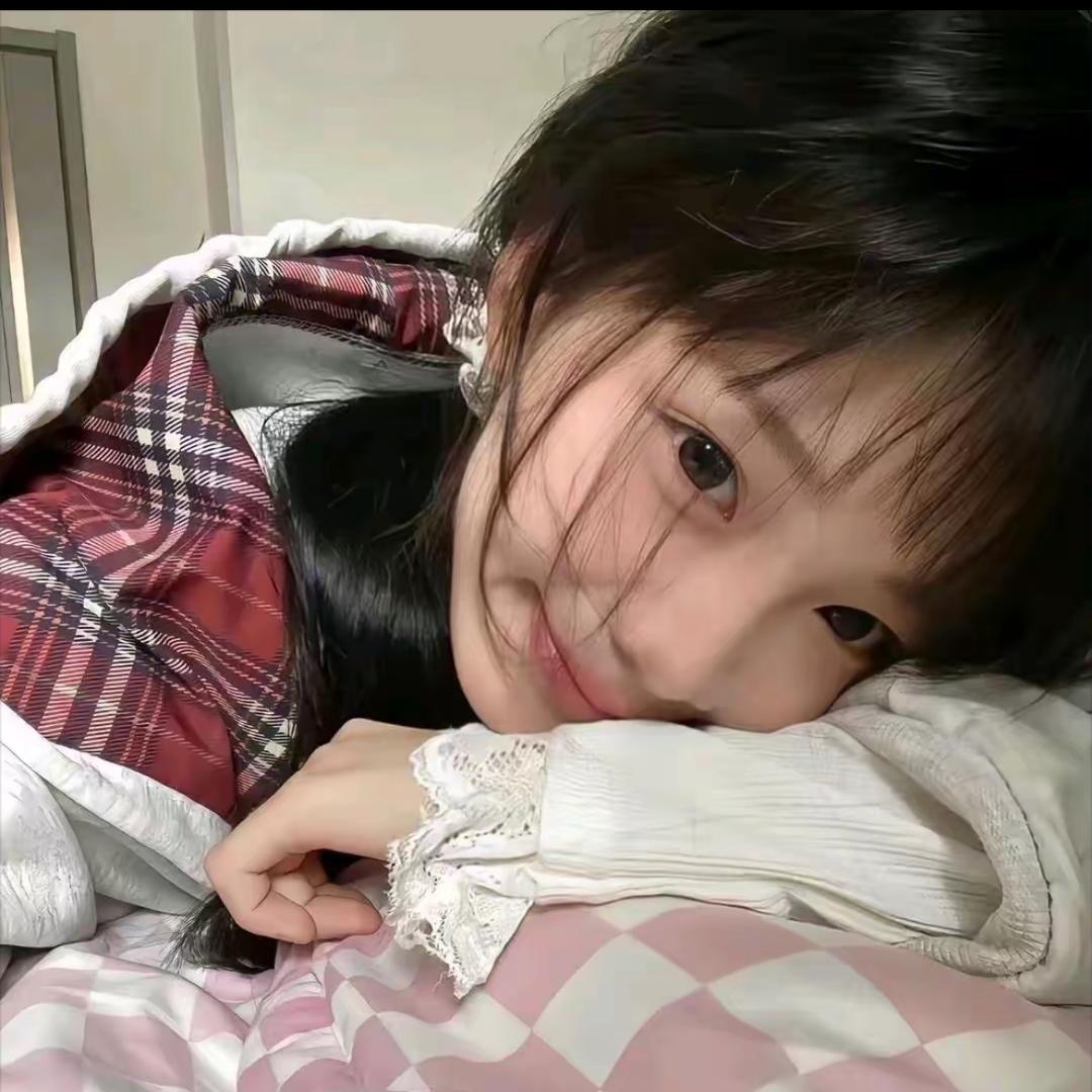 175美貌动人女大女