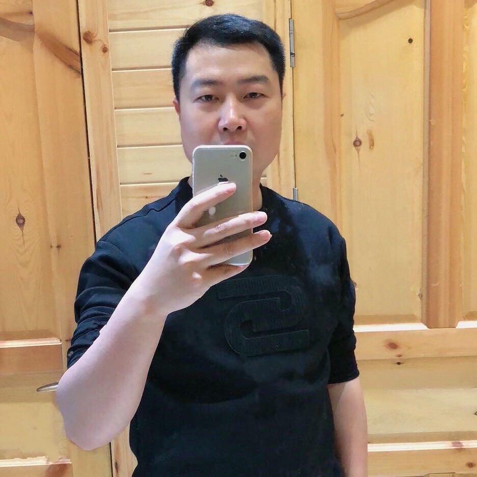 郑州伟哥服饰