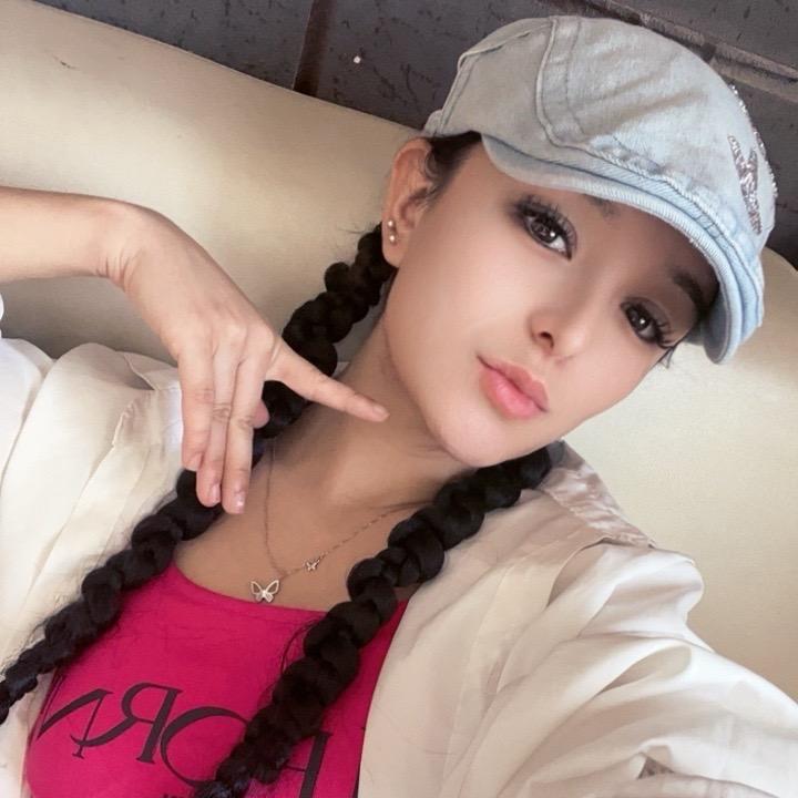 纹身、美睫美甲师（迪拉）