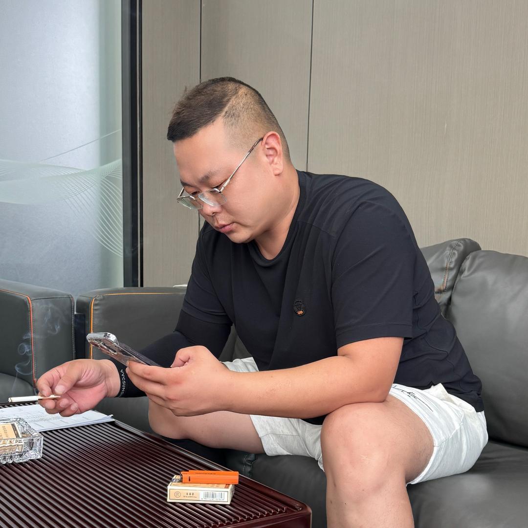 🚬༼ཽ༉ꫛ小人物এۣ࿐