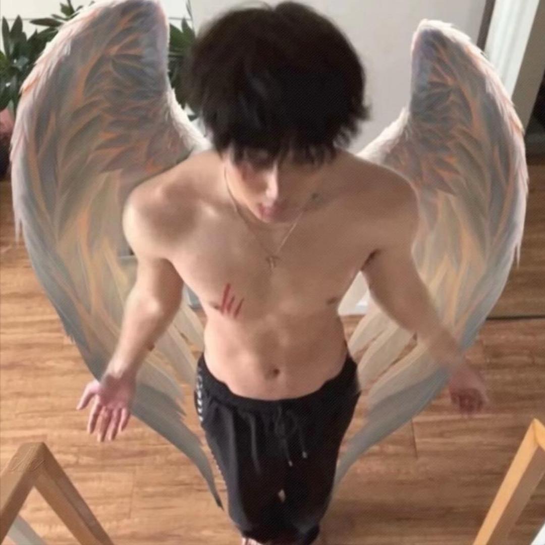 配角