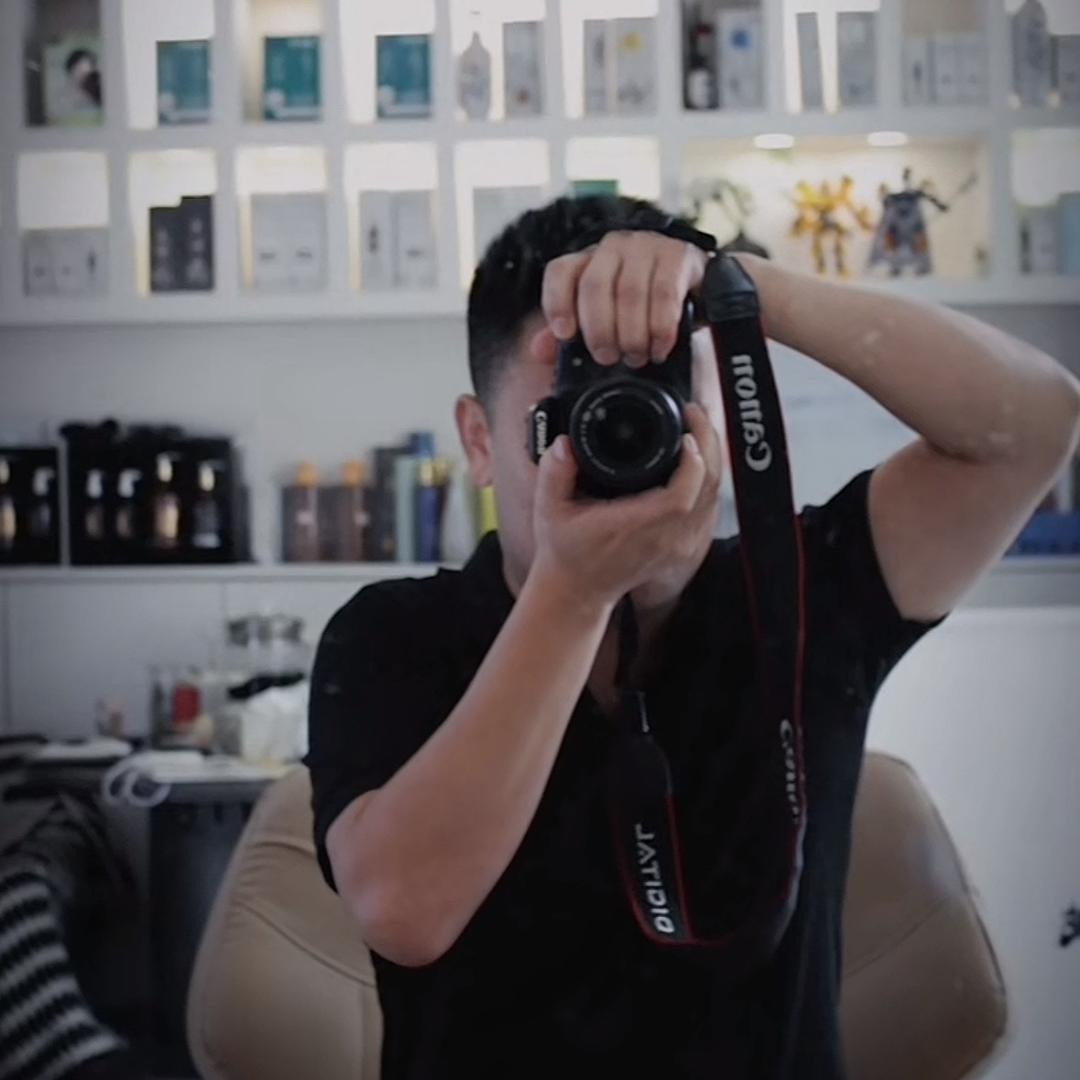 自称摄影师📷外称糊片大王杨先生