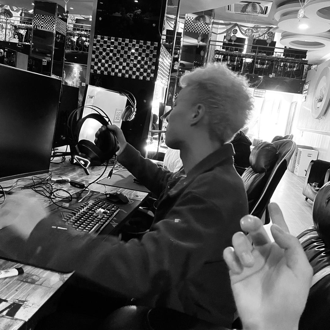 相逢何必曾相识