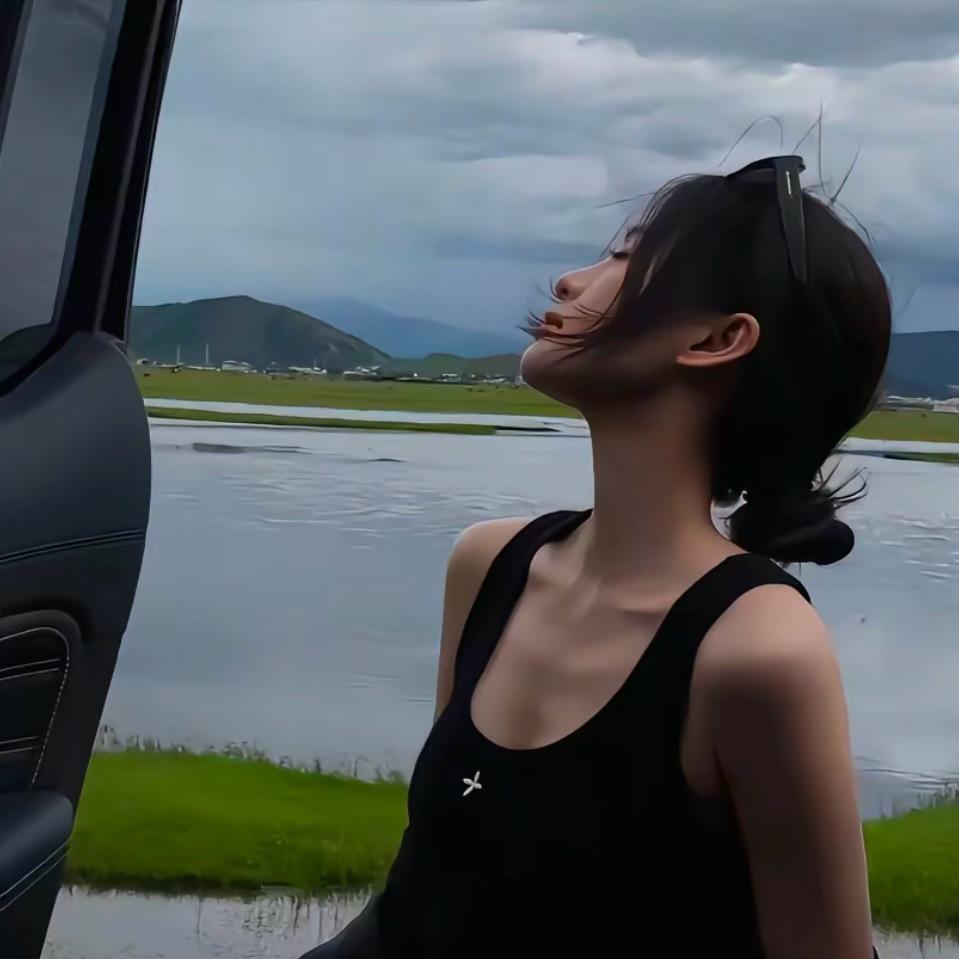 萧县倾慕婚纱礼服馆_梦涵