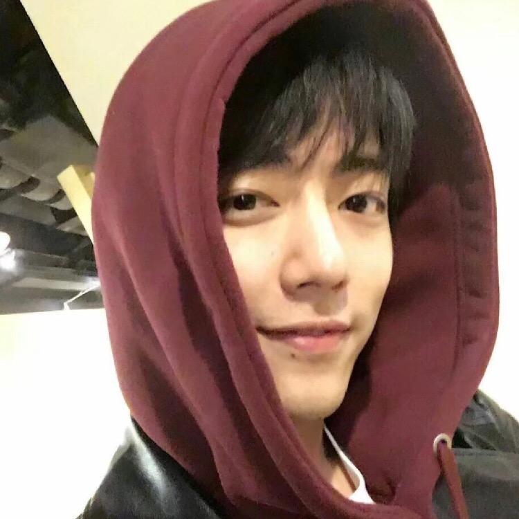 想和张凌赫做（见过成毅敖瑞鹏张凌赫版）